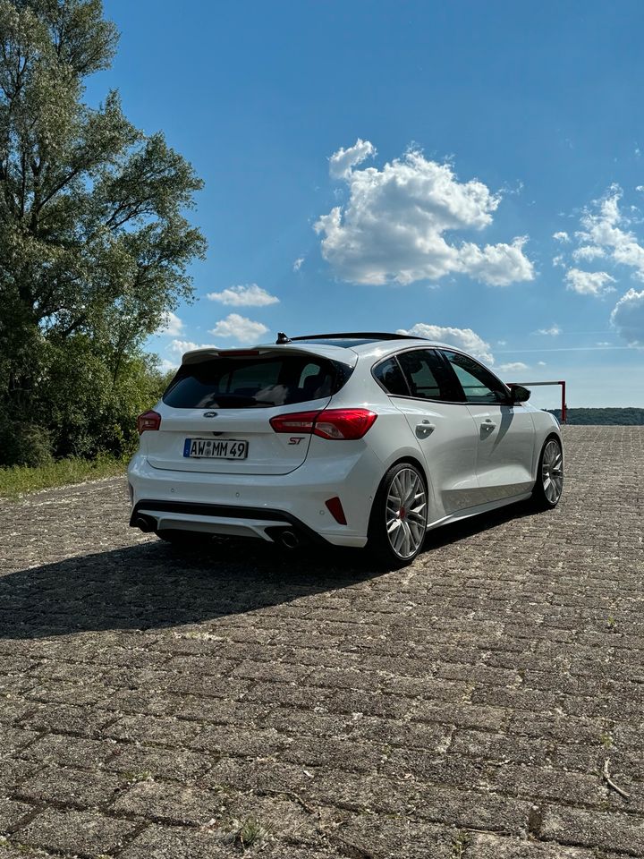 Ford Focus ST MK4 Perfomance Paket/ Panoramadach in Sinzig