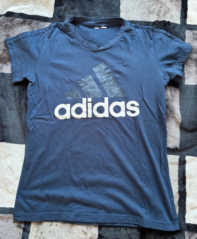 T Shirts von Adidas und Nike in Dortmund
