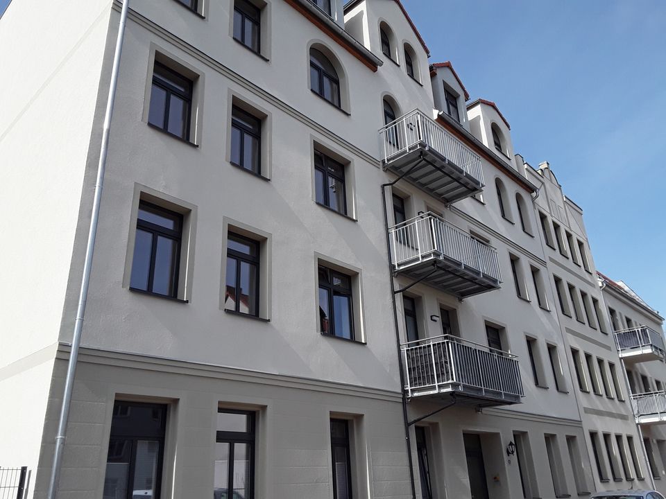 (53/11) 2 - Zimmerwohnung + Balkon hochwertig Saniert Altbau in Magdeburg Buckau in Magdeburg