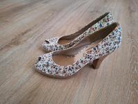 Tamaris- schöne Pumps High Heels mit Blumenmuster Gr.40 Niedersachsen - Deutsch Evern Vorschau