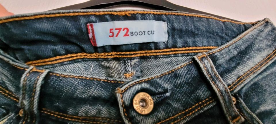 NEU Levis 572 Bootcut Jeans W31 L34 in Berlin