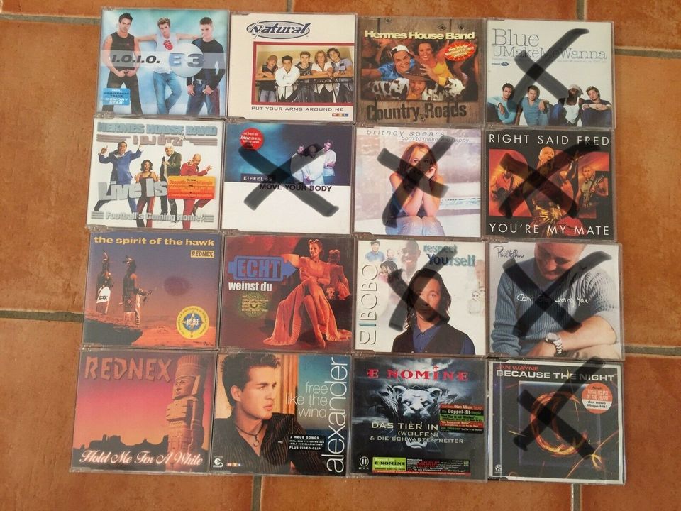 Diverse CDs von Robbie Williams, Backstreet Boys, Britney Spears in Bargteheide