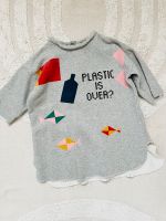 Bobo Choses Kleid „Plastic Is Over?“ Grau Bunt 4-5Y 104/110 Niedersachsen - Lüneburg Vorschau