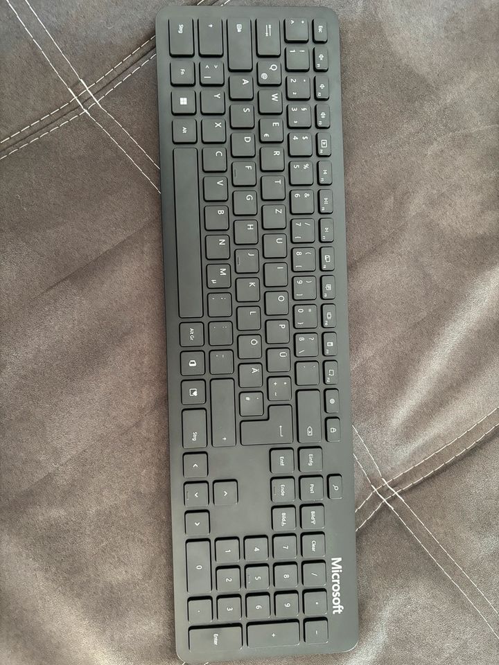 Microsoft Tastatur mit Maus in Monschau