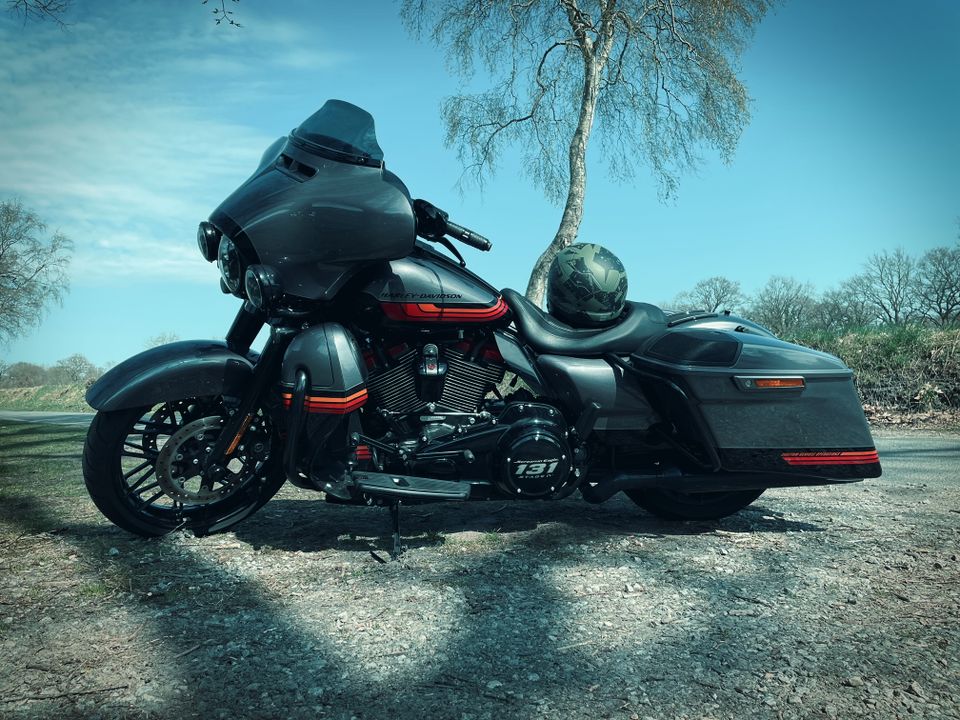 Harley Streetglide CVO 1 Hand Reifen Tüv Neu 1 Jahr Garantie in Apen