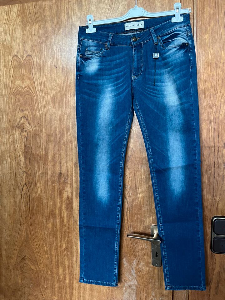 Neuwertige trendige Jeans von PHILIPP PLEIN , Gr.34/32 in Wesel