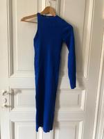 GUESS. Maxikleid One Shoulder blau Gr. 36 Berlin - Neukölln Vorschau