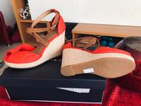 Pumps von Tommy Hilfiger gr.40 Rot neu Keilabsatz original Niedersachsen - Steinfeld Vorschau