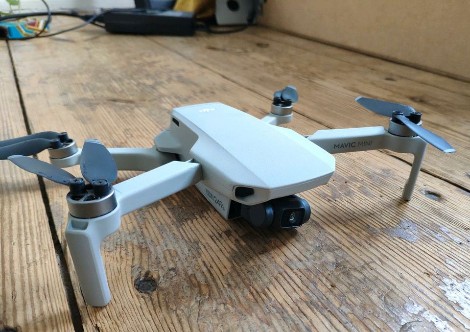 DJI Mavic Mini 249gr Drohne mit fly more pack inkl. Käfig in Berlin
