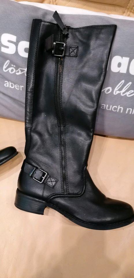 Damen Schuhe und Stiefel leder zum ferkauf, nur abholen in Hallstadt