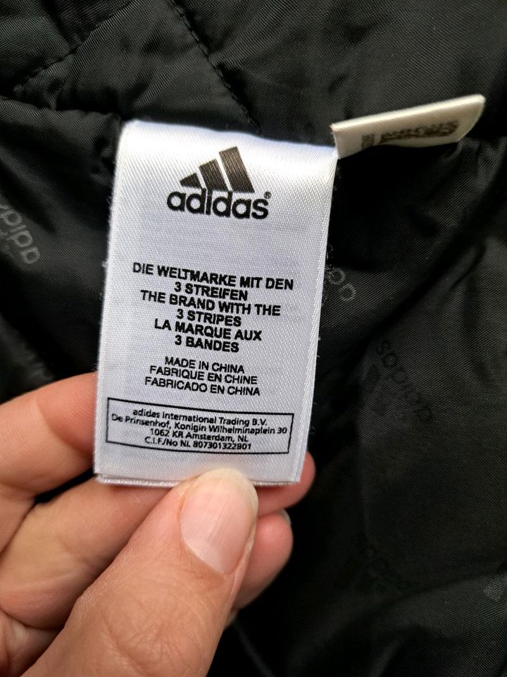 Adidas Jacke (Mantel) Größe L in Gießen