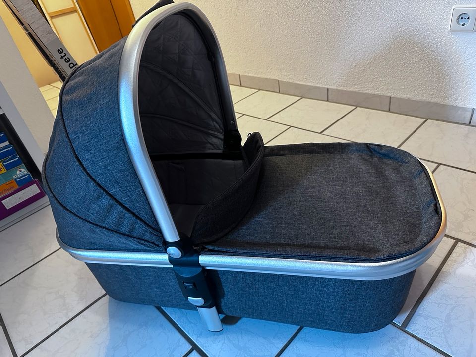 Moon Nuova Kinderwagen mit Babywanne in Mainz