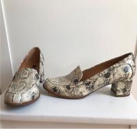 Loafer mit kleinem Blockabsatz NEU, Zinda , Echtleder beige Berlin - Tempelhof Vorschau