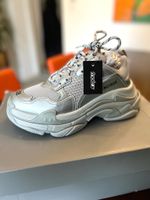 Balenciaga Triple S Turnschuhe sneaker Neu OVP Nordrhein-Westfalen - Ibbenbüren Vorschau