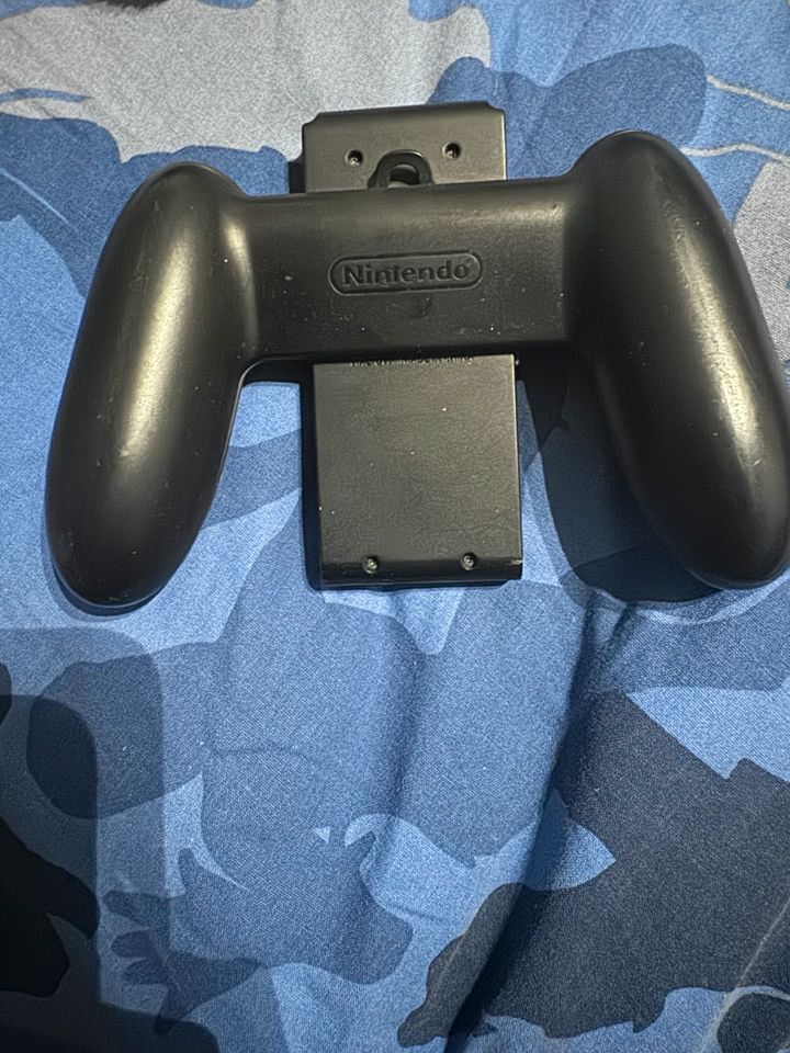 Ich verkaufe mein Switch joycon Halter in Kiel