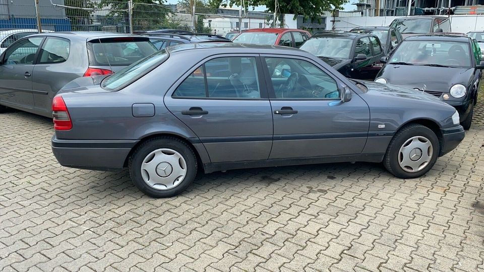 Autoteile W202 mercedes Benz Ersatzteile Gebrauchtteile in Köln