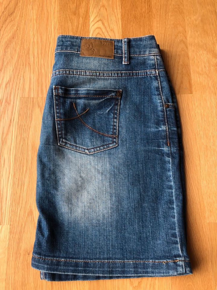 Rock Jeansrock s.Oliver Modell Lean Größe 40, rot blau grau in Saarland -  Saarlouis | eBay Kleinanzeigen ist jetzt Kleinanzeigen