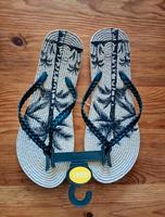 Flipflops 40 Bastoptik Beige Schwarz NEU Hessen - Laubach Vorschau