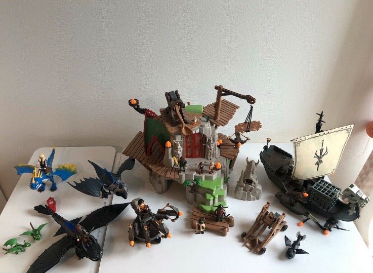 Playmobil Dragons Ohnezahn Berk Burg mit viel Zubehör in Kaufbeuren