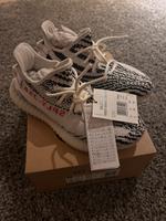 Yeezy Boost 350 V2 Größe 38,5 ZEBRA Niedersachsen - Diepholz Vorschau