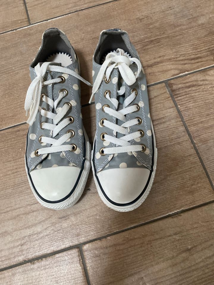 Converse Chucks Sneaker grau Punkte Gr.39 wie neu in Reiskirchen