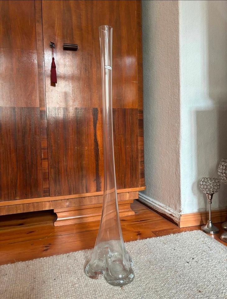 Vintage elegante XXL Art Deco Vase Glas Handarbeit organisch in Berlin