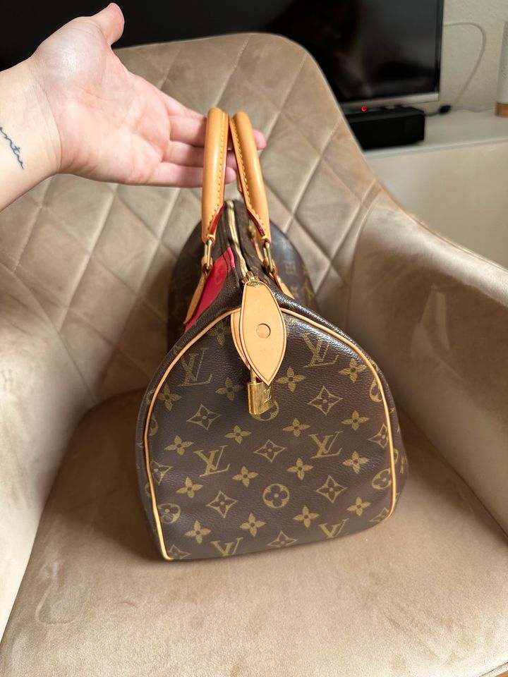 Louis Vuitton Speedy 30 V Grenade Limited Edition in Köln