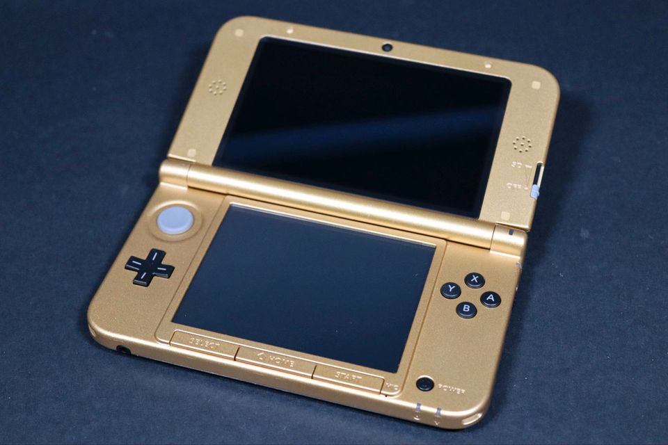 Nintendo 3DS XL Zelda Edition + Zubehör 3 Stifte Neues Ladegerät in Neumünster