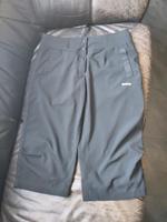 Reebok schwarze 1/2 Hose Damen Sport Gr 40 Hessen - Altenstadt Vorschau