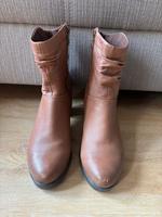 Damen Caprice Comfort Stiefeletten mit Absatz Größe 38 Hessen - Wald-Michelbach Vorschau