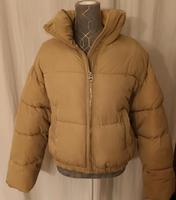 Jacke Pufferjacke Bershka beige Größe M Bayern - Hirschaid Vorschau