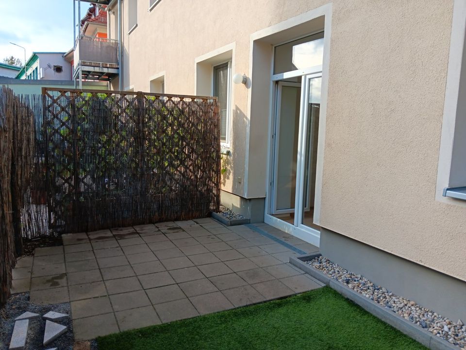 **schicke helle EG-WE!**2 Zimmer mit Wanne+Wohnküche+Terrasse!#Pot1b in Freital