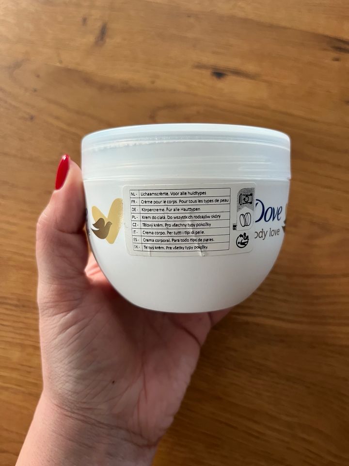 Dove Silky Body Lotion NEU in Burgbernheim