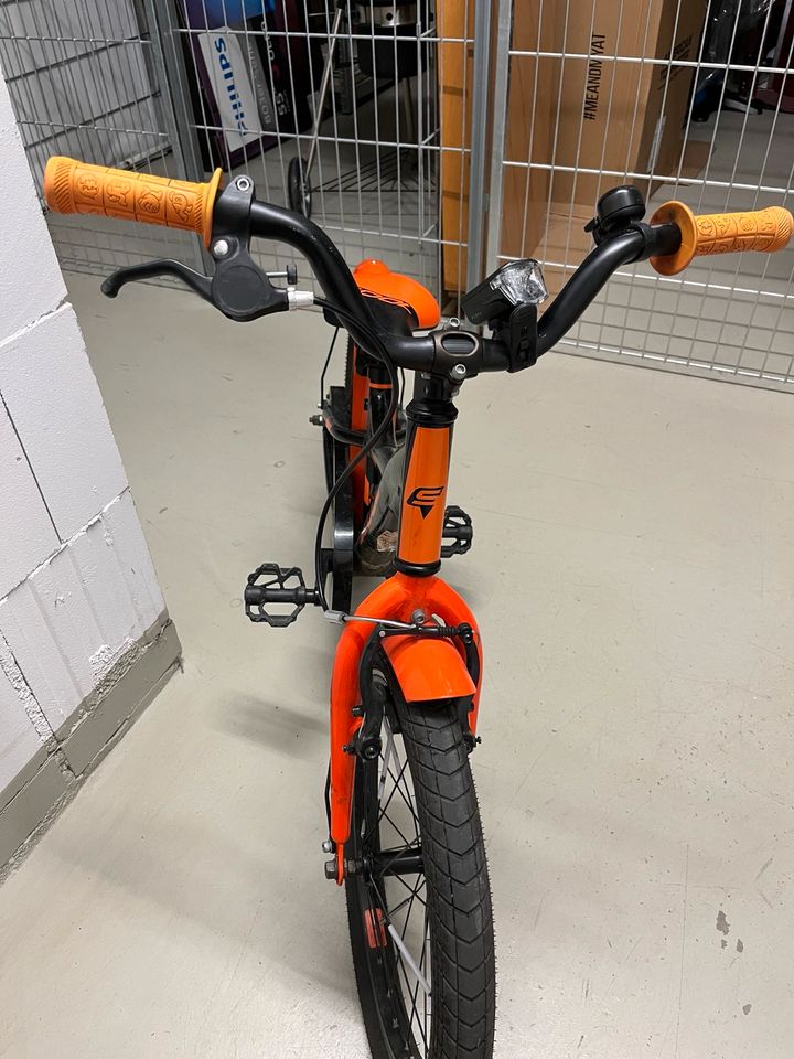 Kinderfahrrad orange/schwarz in Dresden