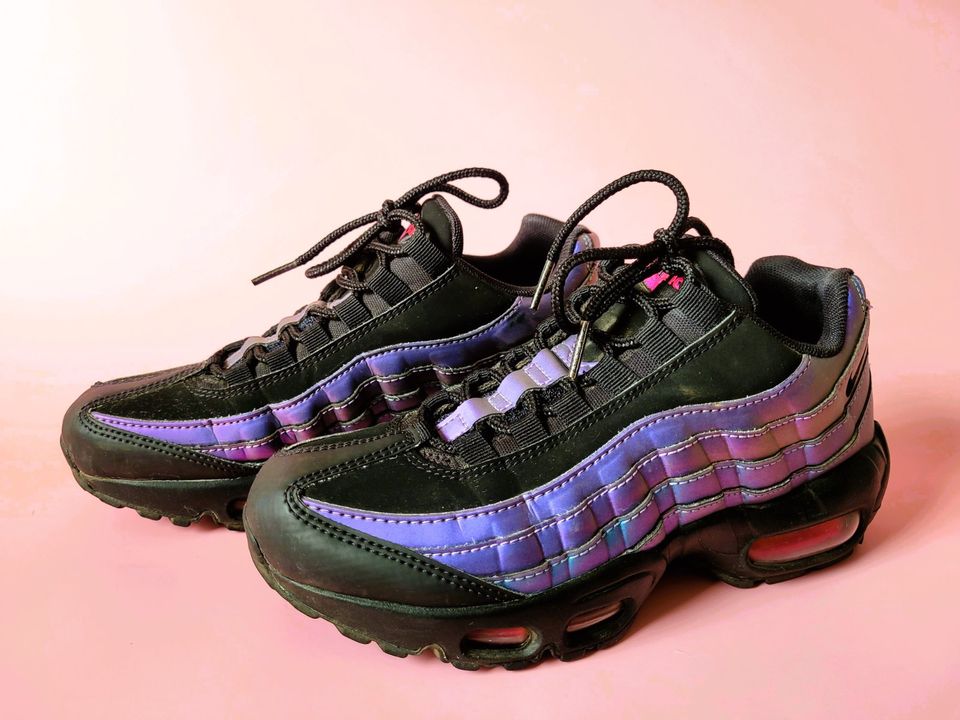 NIKE WMNS Nike Air Max 95 RF, Damen, Schwarz/Laser/Fuchsia in Frankfurt am Main