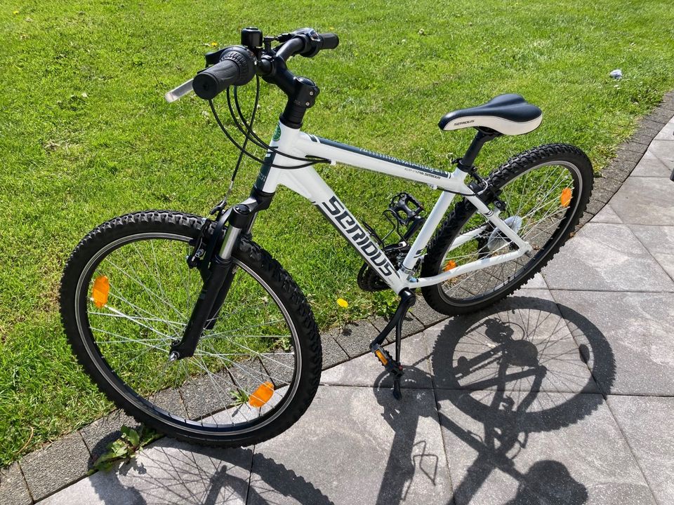 26 Zoll Mountainbike Unisex (Junge/Mädchen) in top Zustand in Dahlem