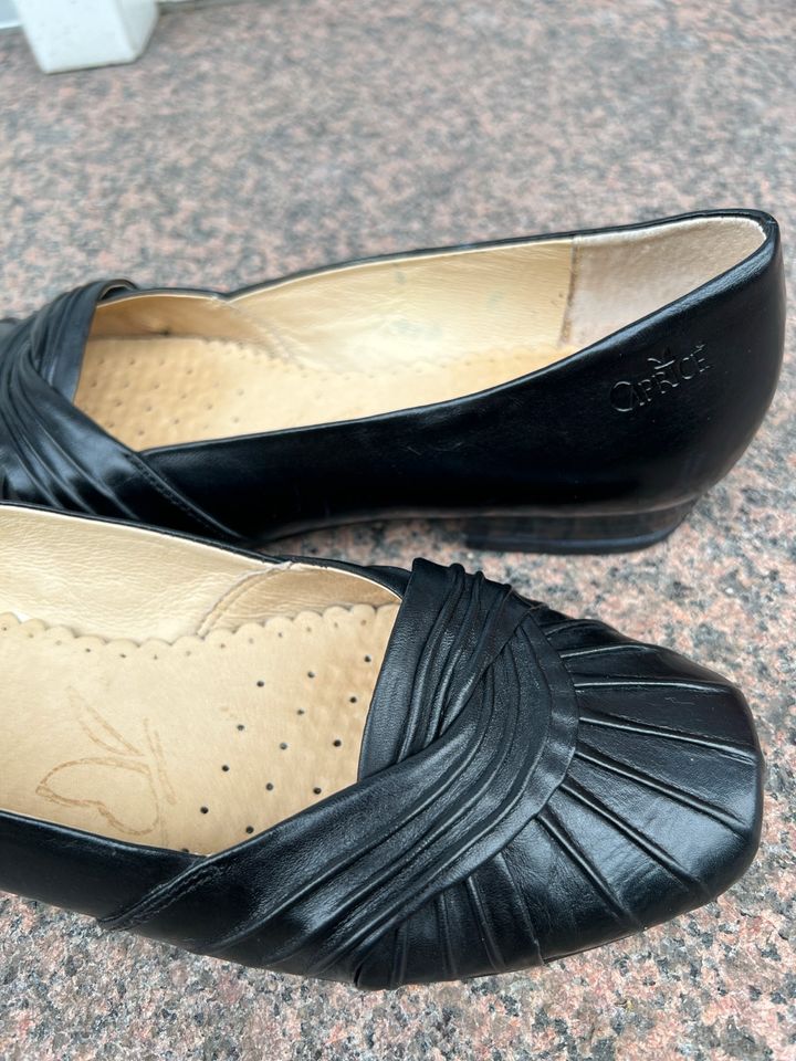 Caprice schwarze Ballerina Damen Leder Slipper Gr. 38 in Wistedt