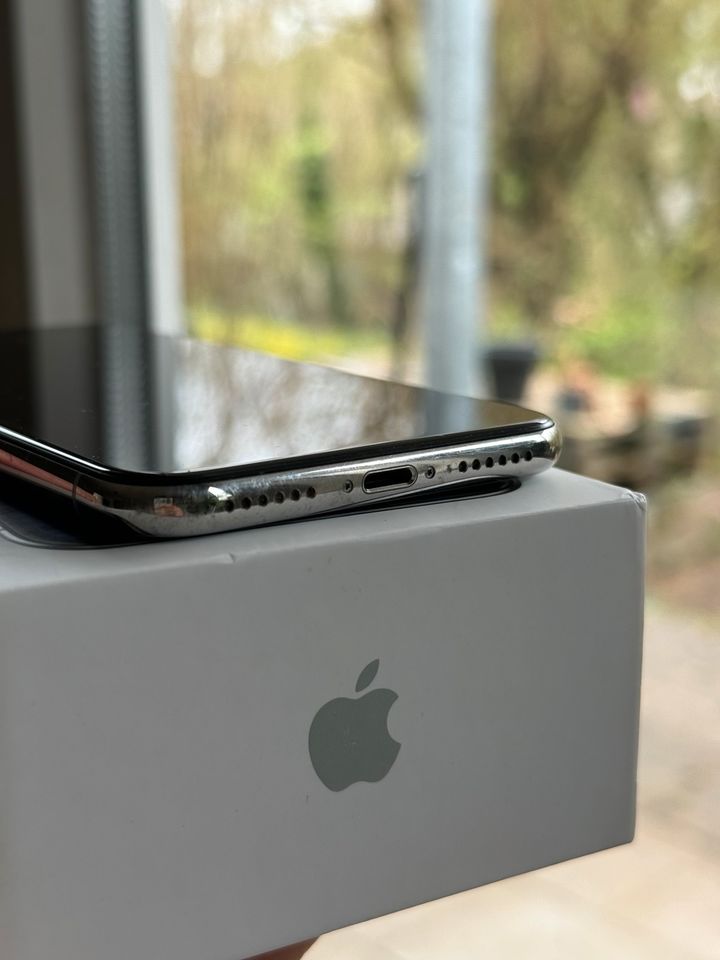 Iphone X 256 GB Silber in Tübingen