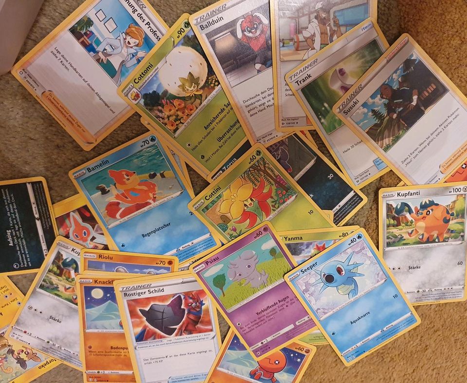 Pokemon Karten Sammlung in Köln