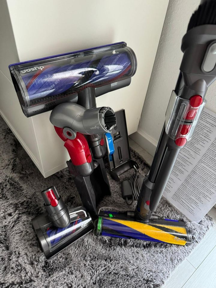 Dyson V12 Detect Slim Absolute (2023) Stielsauger ohne OVP in Paderborn