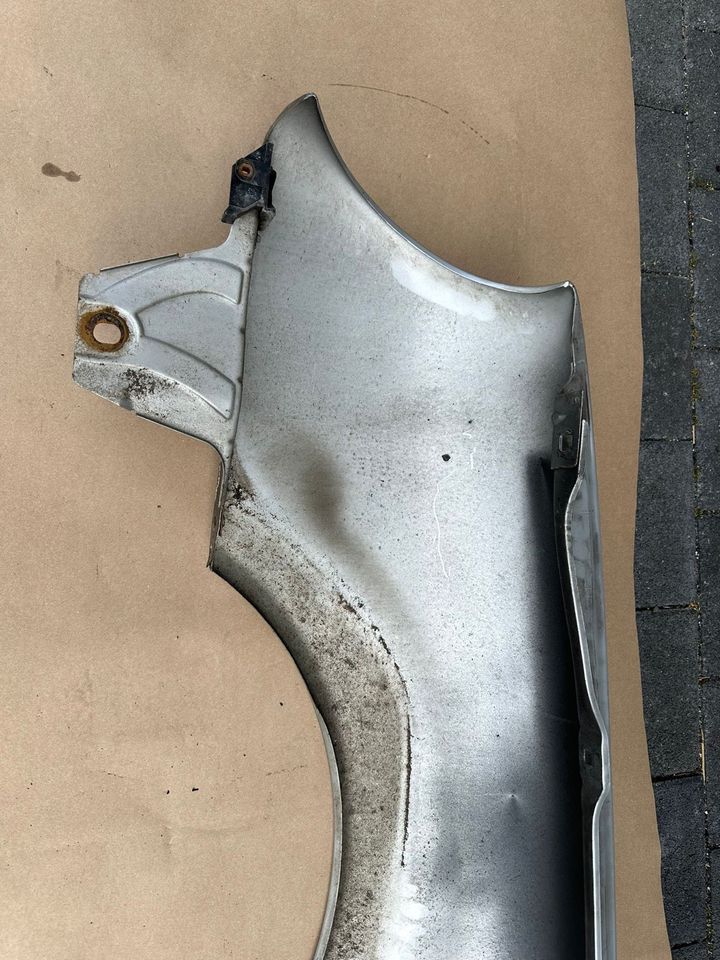 Mercedes Benz W210 E-Klasse Kotflügel rechts ohne Rost Silber in Hanau