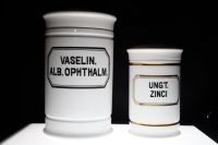Filtrart Apotheke Keramik 2500 1000 antik Behälter Dose vintage Hessen - Oberursel (Taunus) Vorschau