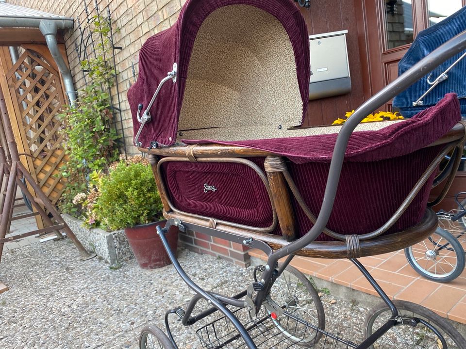 Vintage Retro Kinderwagen in Süderbrarup