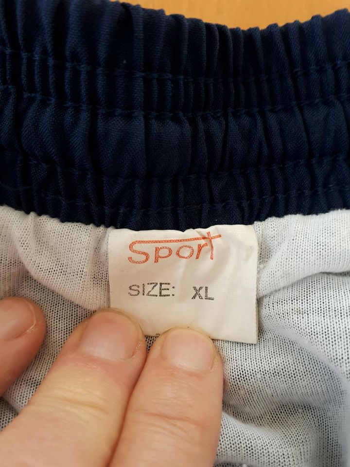 Sporthose, dunkelblau grün, Gr. XL, kurze Hose in Bornheim