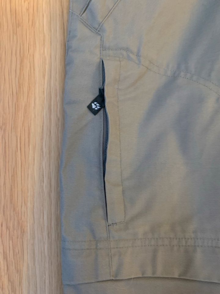 Jack Wolfskin Treckinghose / -Shorts / Wanderhose - Größe 40 in Hamburg