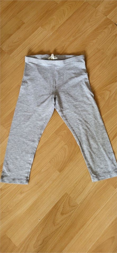 Mädchen Capri Leggins von H&M Gr.134 in Köln