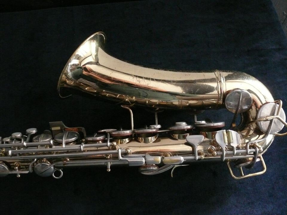 Alt Saxophon Conn Director 14M von 1958 neue Polster in Frankenberg (Eder)