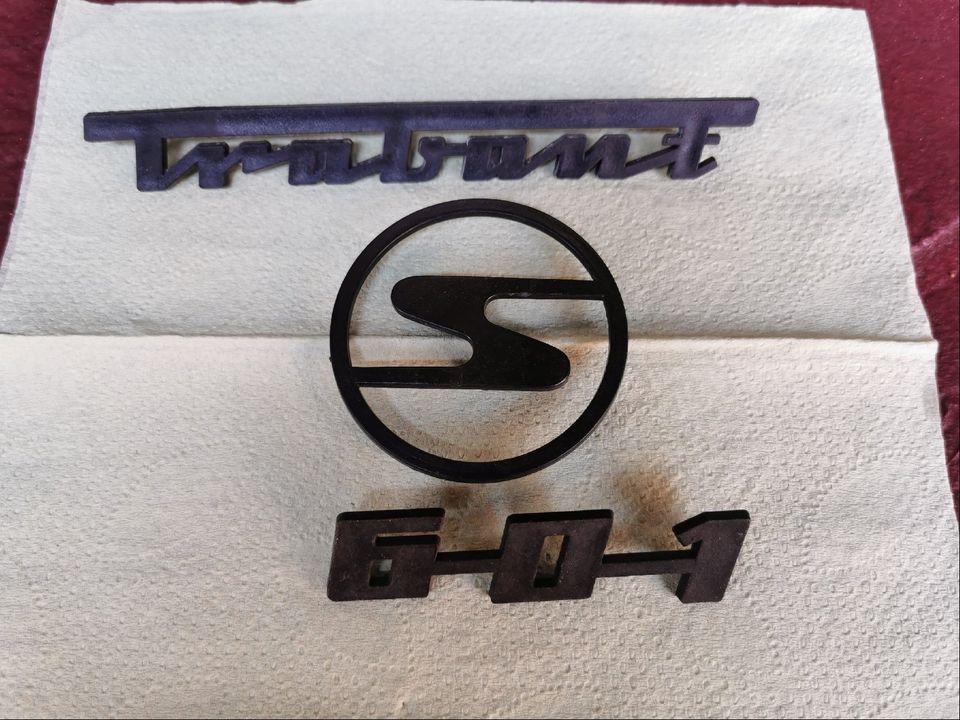 Trabant 601 Schriftzug und Emblem NOS TOP ⭐ in Zörbig