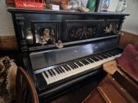 Klavier Piano Unikat Antik schwarz Kerzenhalter Antik Hessen - Heidenrod Vorschau