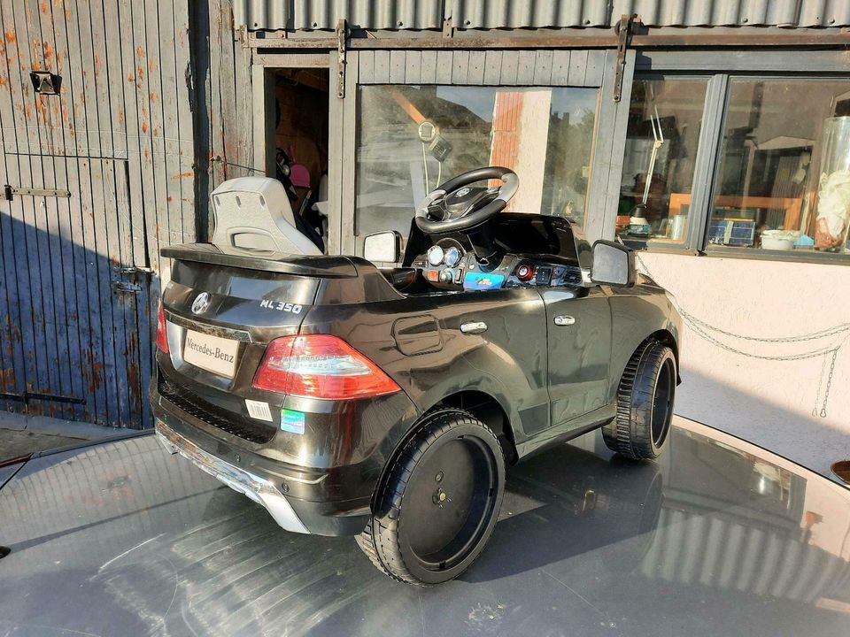 ELEKTROAUTO FÜR KINDER MERCEDES ML350 SCHWARZ ,Defekt in Fulda